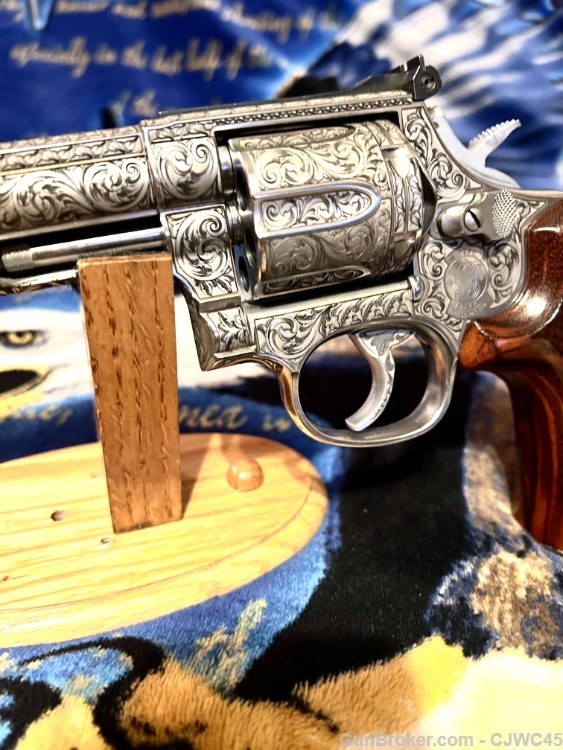 Smith & Wesson M686-1 Engraved Pre/ Lock-img-24