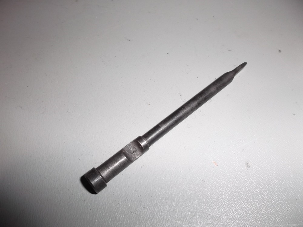 H & R LEATHER NECK 150 151 FIRING PIN-img-1
