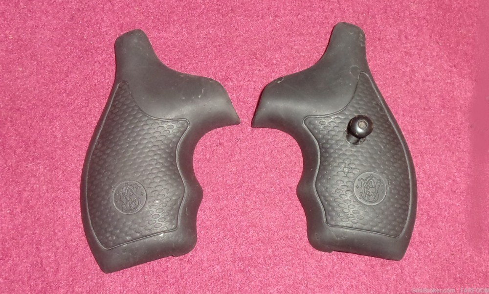 S&W 442 38 SPECIAL+P AIRWEIGHT J FRAME GRIPS & SCREW ASSEMBLY-img-0