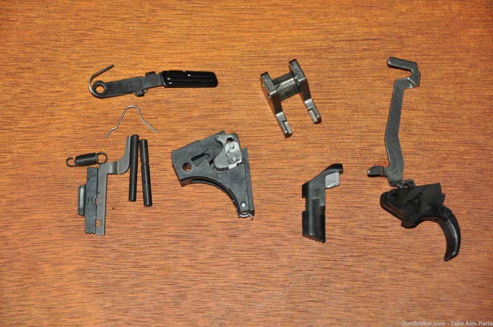 Smith & Wesson SW9VE 9mm Trigger & Parts Lot-img-0