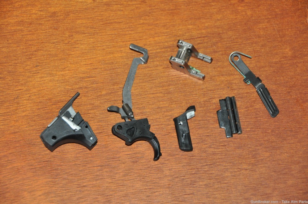 Smith & Wesson SD40 40SW Trigger & Parts Lot-img-0