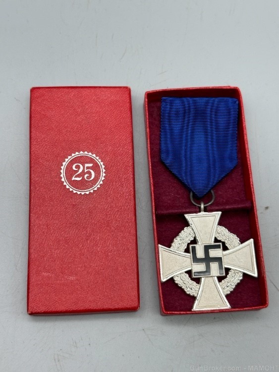 WW2 German CASED 25 Year Silver FAITHFUL SERVICE Cross Medal Award Souval-img-10