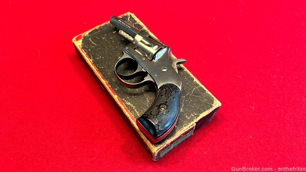 H&R Young America Double Action .22 Revolver - Harrington & Richardson MINT-img-15