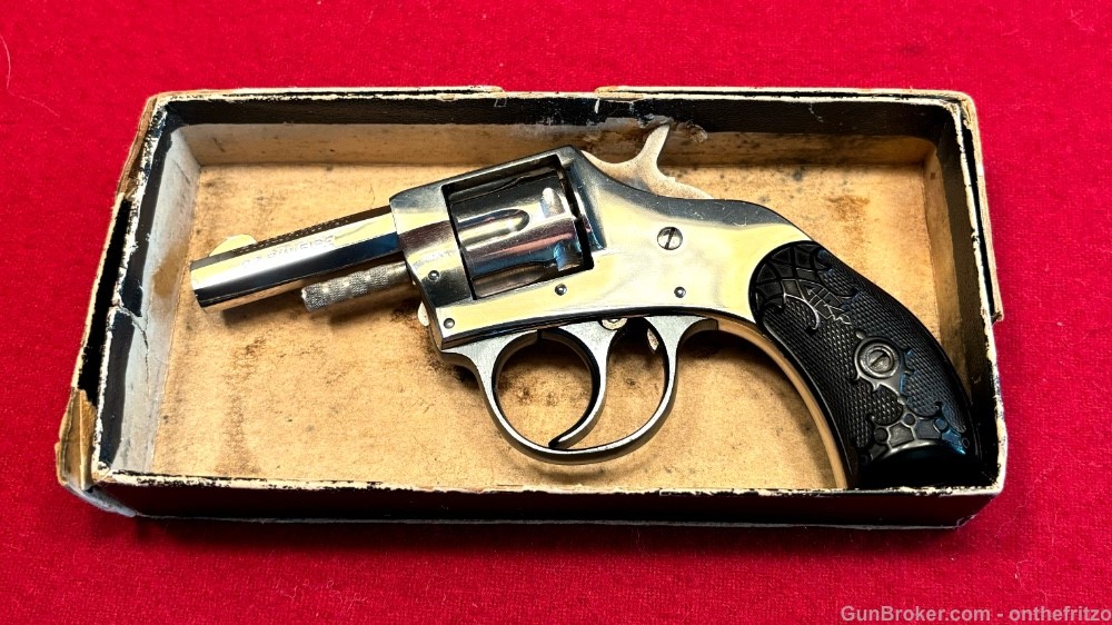 H&R Young America Double Action .22 Revolver - Harrington & Richardson MINT-img-1