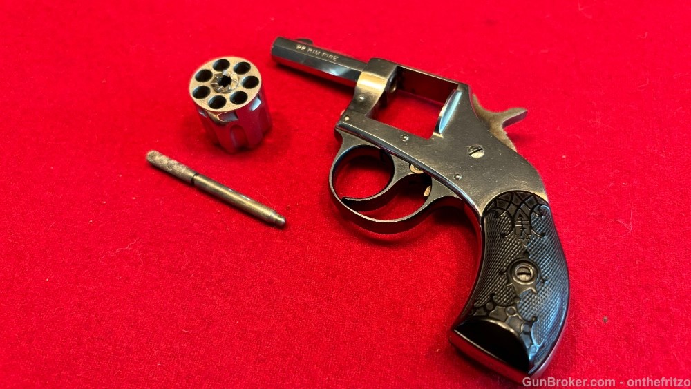 H&R Young America Double Action .22 Revolver - Harrington & Richardson MINT-img-7