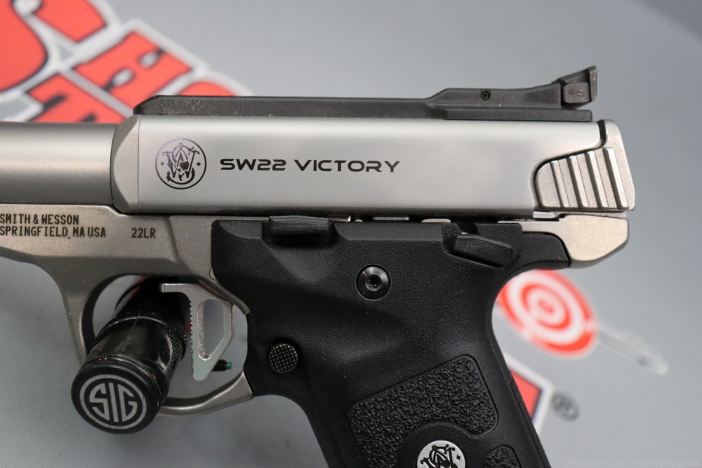 Smith & Wesson SW22 Victory 5.5" .22LR w/Box & Threaded Barrel-img-4