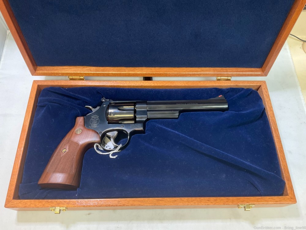 Smith & Wesson Model 29-img-2