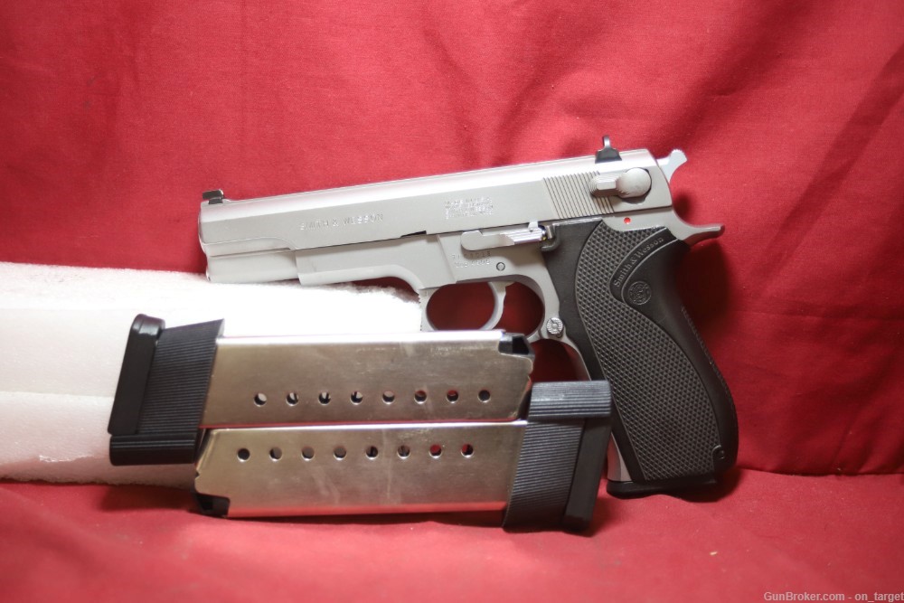 Smith and Wesson Model 4506 DA/SA 5" .45 ACP-img-0