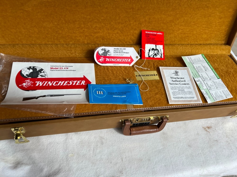 VINTAGE WINCHESTER HARD CASE FOR SHOTGUN AND HANG TAGS-img-4