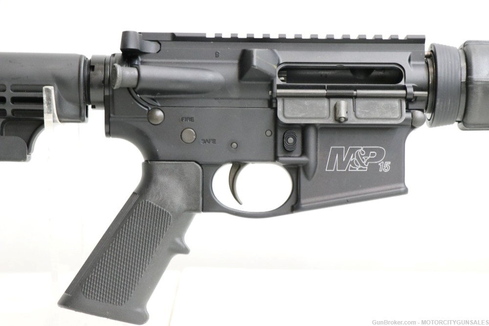 Smith & Wesson M&P15 5.56 Nato Semi-Automatic Rifle 16"-img-2