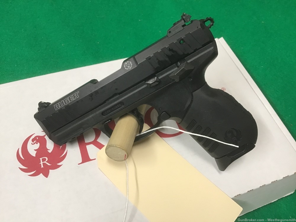 RUGER SR22 WITH BOX LIKE NEW!! -img-1