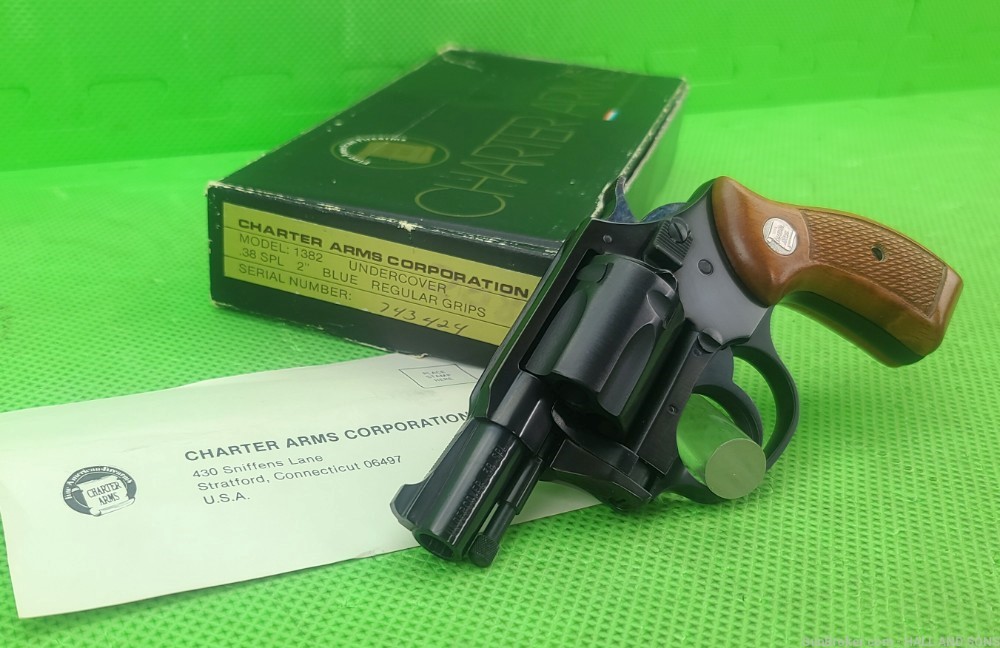 Charter Arms * UNDERCOVER * 38 Special * 2" NEW OLD STOCK IN ORIGINAL BOX-img-37
