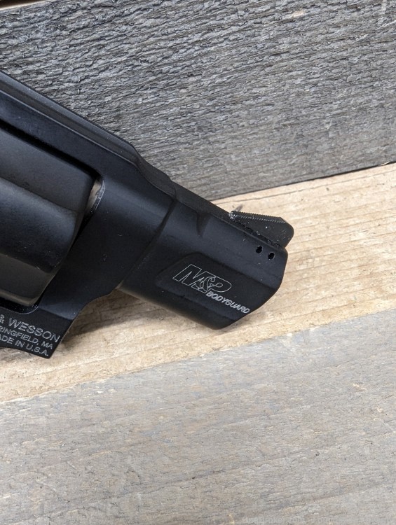 Smith & Wesson Bodyguard Revolver .38 Spl -img-3