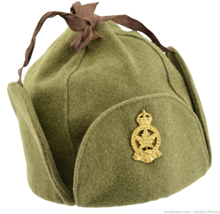 WWII Canadian DMC Winter Cap Size 7 1/8 Green Wool 1942 w/ Badge-img-0