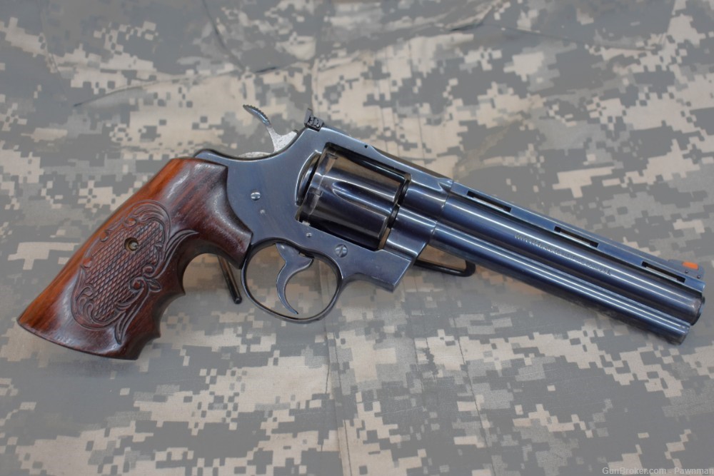 Colt Python in 357 Mag made 1974 - nice trigger work!-img-1