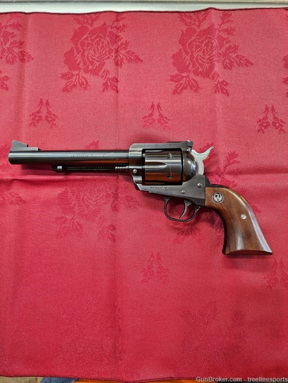 Ruger New Model Blackhawk 357 Magnum single action cowboy Revolver-img-1