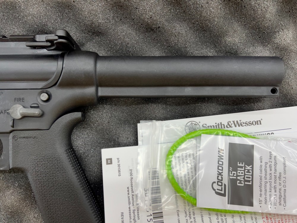 Smith and Wesson .22 pistol 15-22 25rd 8in 13321 NEW-img-4