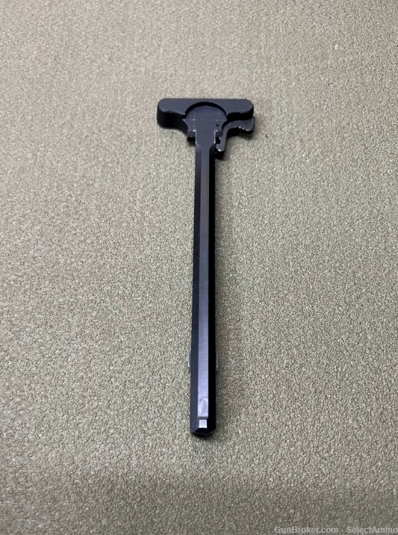 COLT Early M16 Charging Handle Black - Excellent condition-img-0