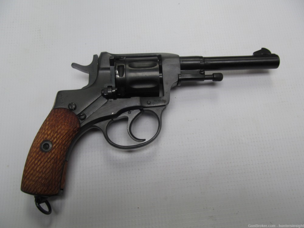Nagant 1895 7.62x38 Revolver Tula Made 1941 W/ Holster-img-1