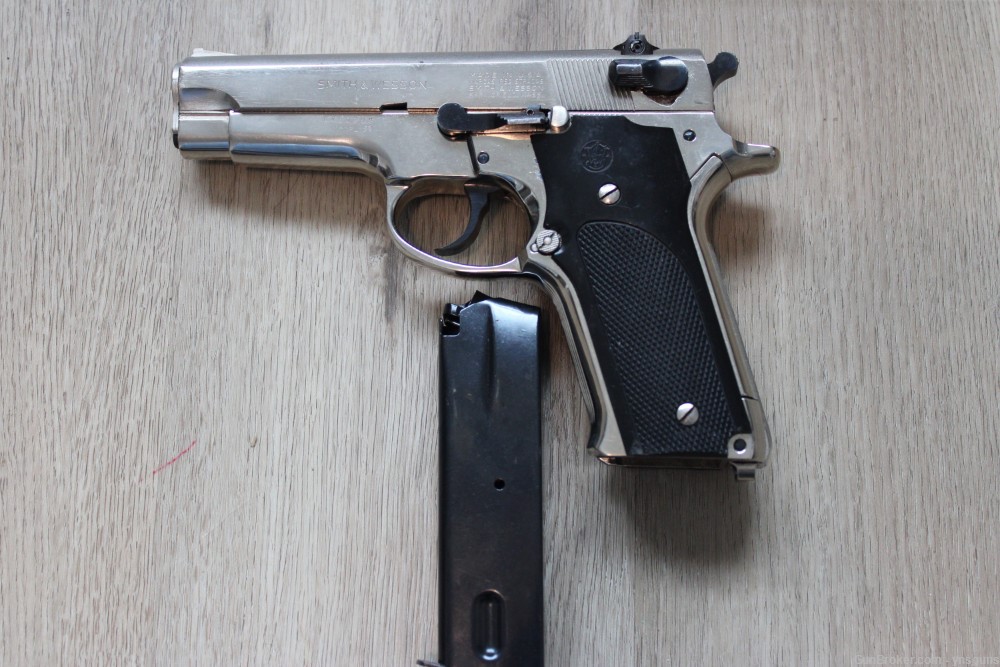 Smith & Wesson Model 59 Nickel 9mm-img-1