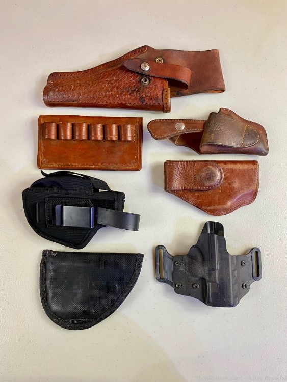 Holsters. Assorted Box. See Pictures. -img-0