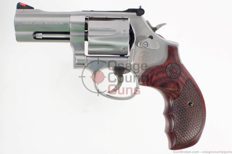 Smith & Wesson Model 686 Plus Deluxe - 3" .357 Magnum-img-2