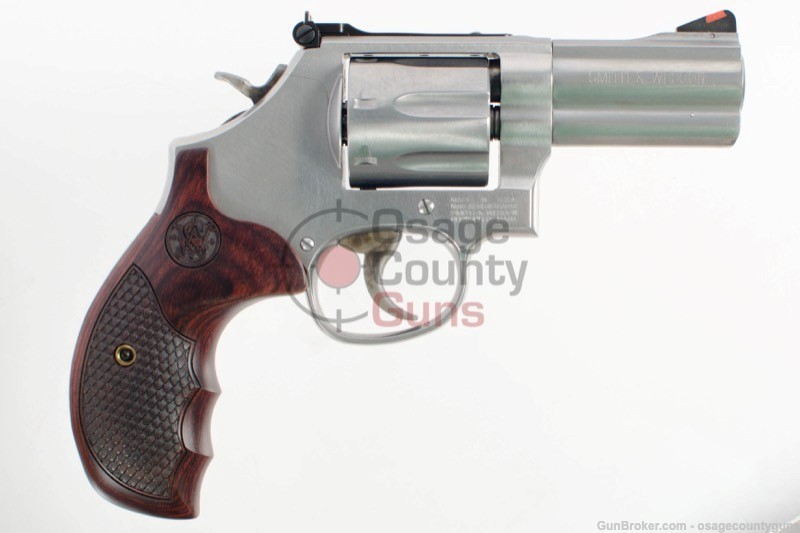 Smith & Wesson Model 686 Plus Deluxe - 3" .357 Magnum-img-9
