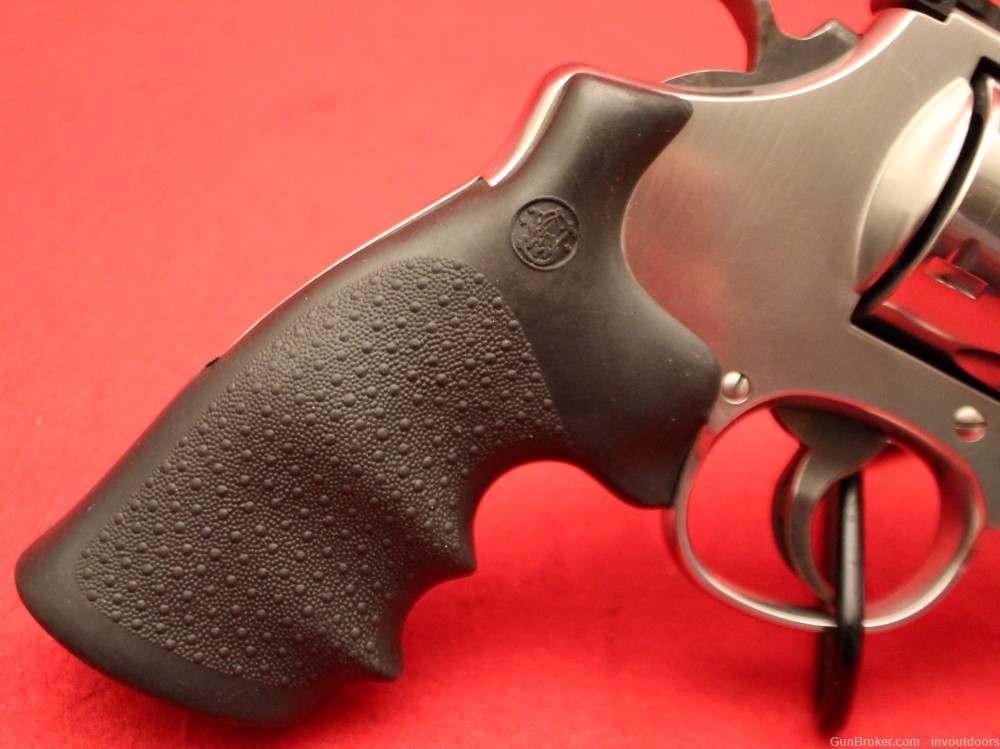 Smith & Wesson 629-6 .44 mag 6.5" Stainless W/box & papers Revolver.-img-10
