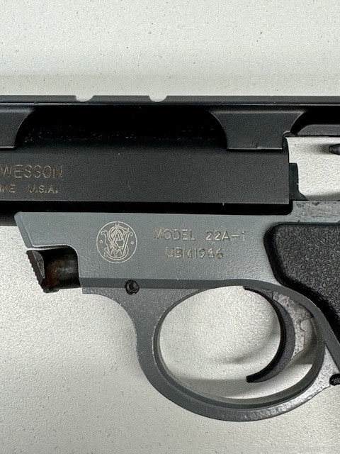 Smith & Wesson  Model 22A-1 3 Mags .22LR Penny NR!-img-4