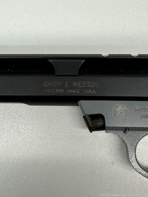 Smith & Wesson  Model 22A-1 3 Mags .22LR Penny NR!-img-5