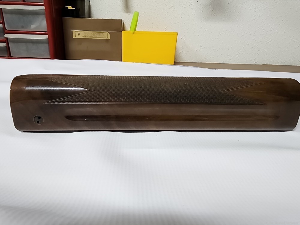 Browning A5 12ga magnum deluxe forearm -img-3