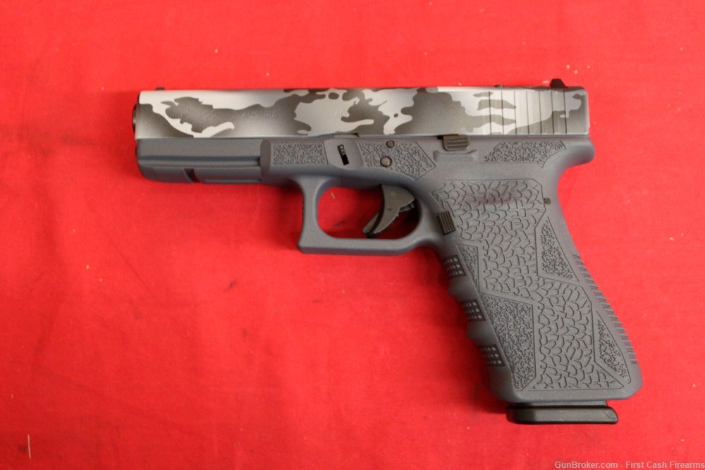 Glock 22 Gen 3 Urban Camo Custom Finish,40S&W 2-15rd Magazines -img-3