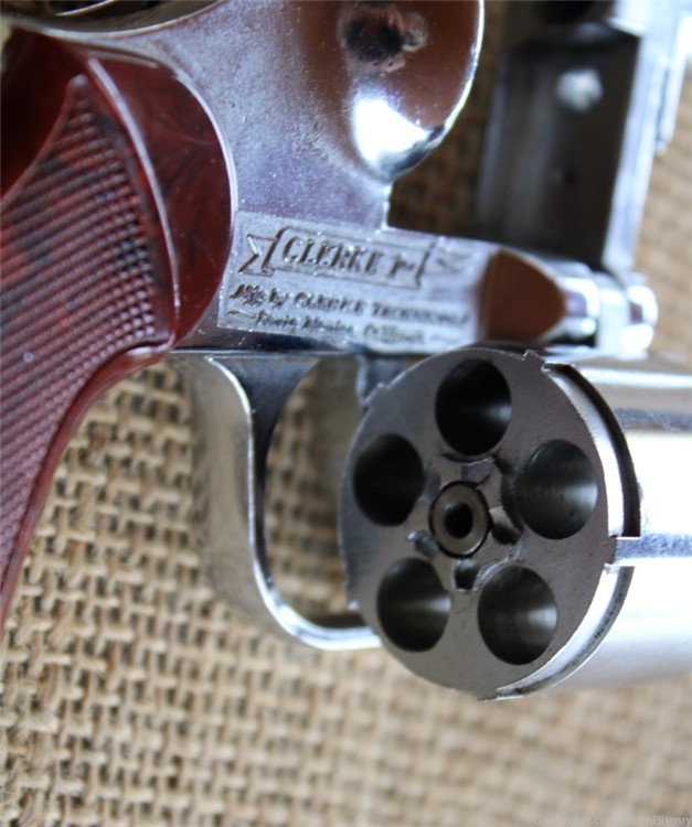 Clerke Model CF 32-200 .32 S&W 5 Shot Revolver Rosewood Grips 2" BBL -img-4