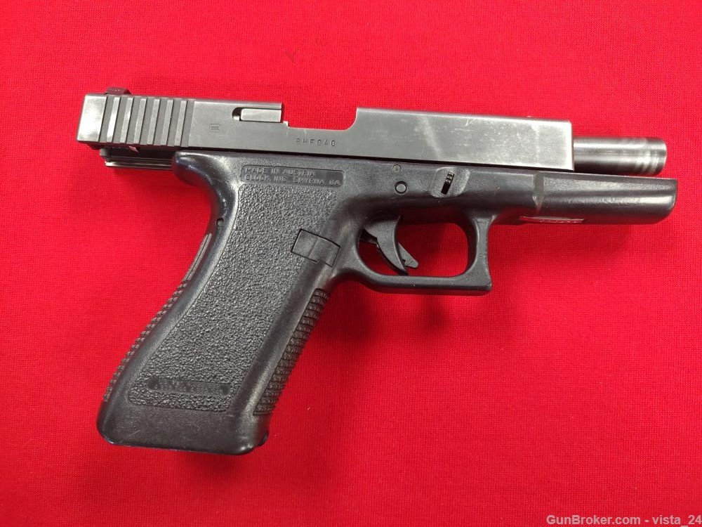 Glock 22 Gen 4 (.40 S&W) Semi Auto Pistol-img-2