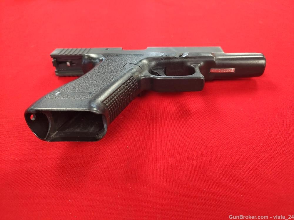 Glock 22 Gen 4 (.40 S&W) Semi Auto Pistol-img-3