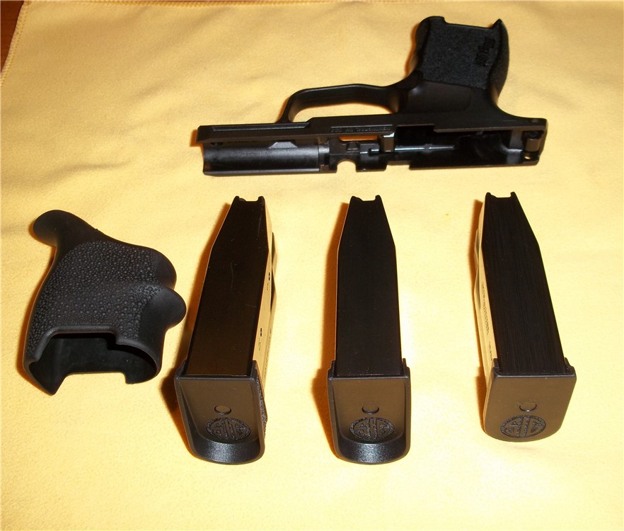 Sig Sauer P365 Grip Module- Hogue  Grip- Three 9mm 10 Round Magazines -img-4