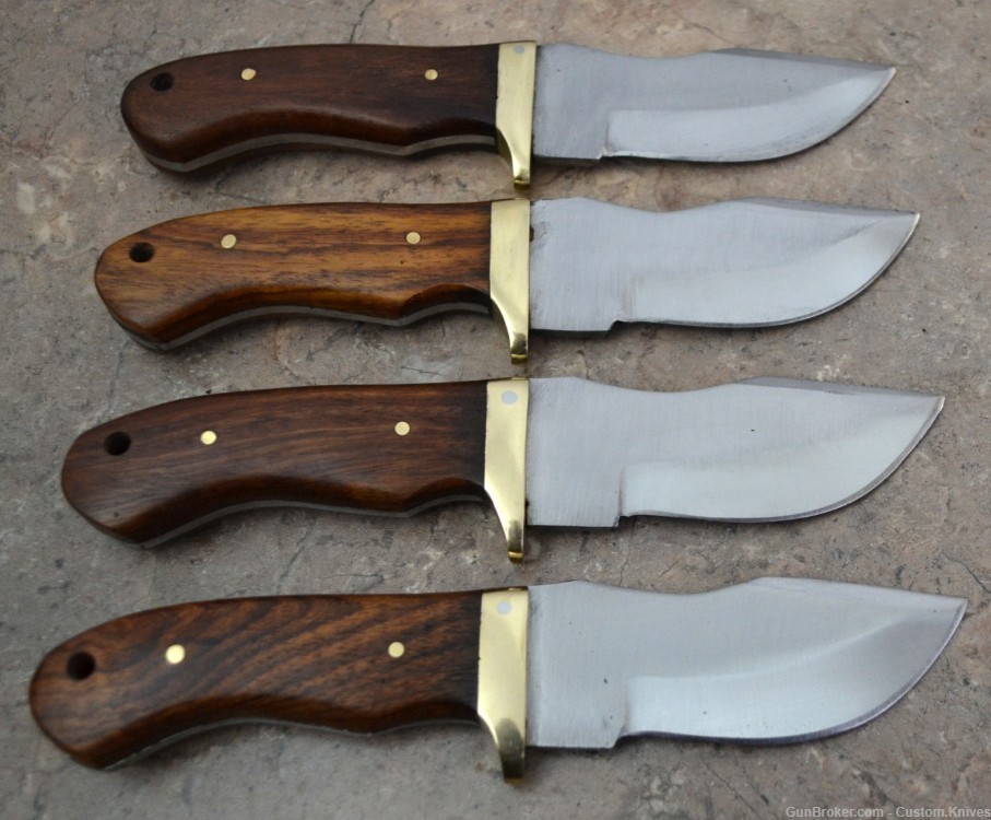 Custom Made Surgical Steel Set of 4 Hunting Knives with Walnut Handles(AS9)-img-3