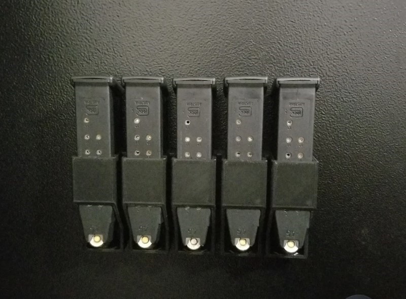 Glock 21/17/19/26 9mm/40S&W - Wall Mounted 5x Mag Holders-img-2