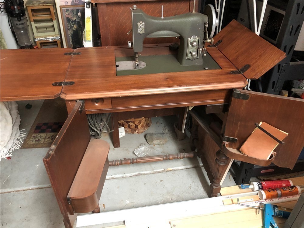 White Rotary Sewing Machine-img-0