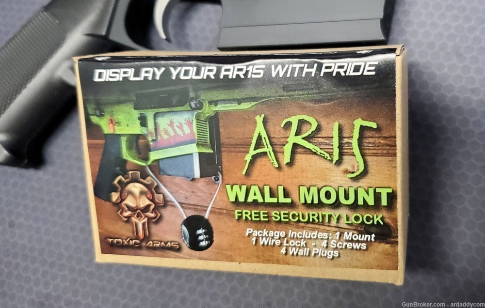 AR WALL MOUNT TO DISPLAY YOUR AR15 W/ FREE LOCK TO KEEP IT SECURE NEW BOX-img-1