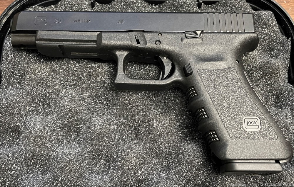GLOCK 35 G35 Competition .40 S&W 2x15 Round mags/Night Sights-img-1