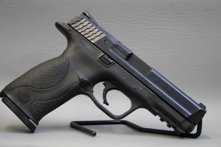 Smith & Wesson M&P40 .40 S&W Item P-469-img-2