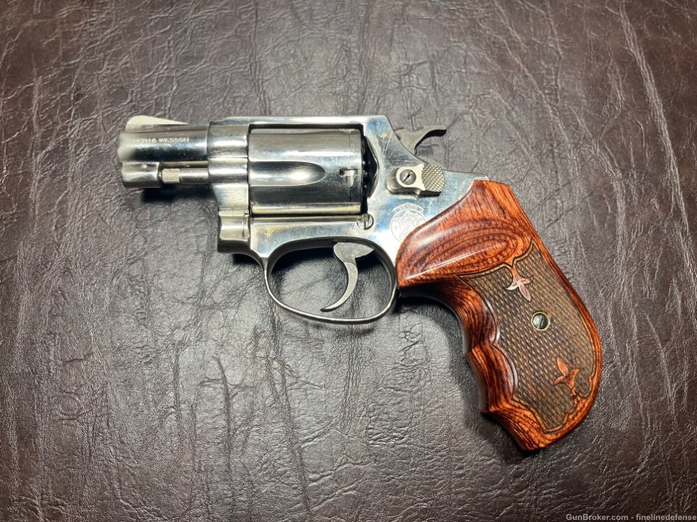 Smith & Wesson 36 No Dash Nickel Plated .38 Spl with Altamont Grips -img-0