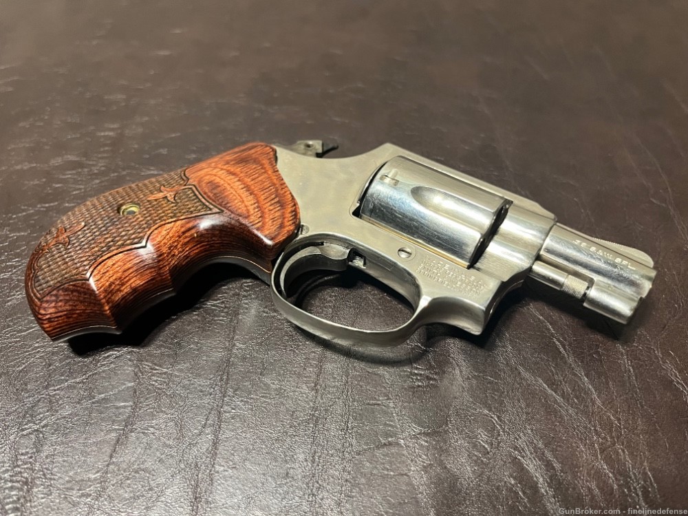 Smith & Wesson 36 No Dash Nickel Plated .38 Spl with Altamont Grips -img-8