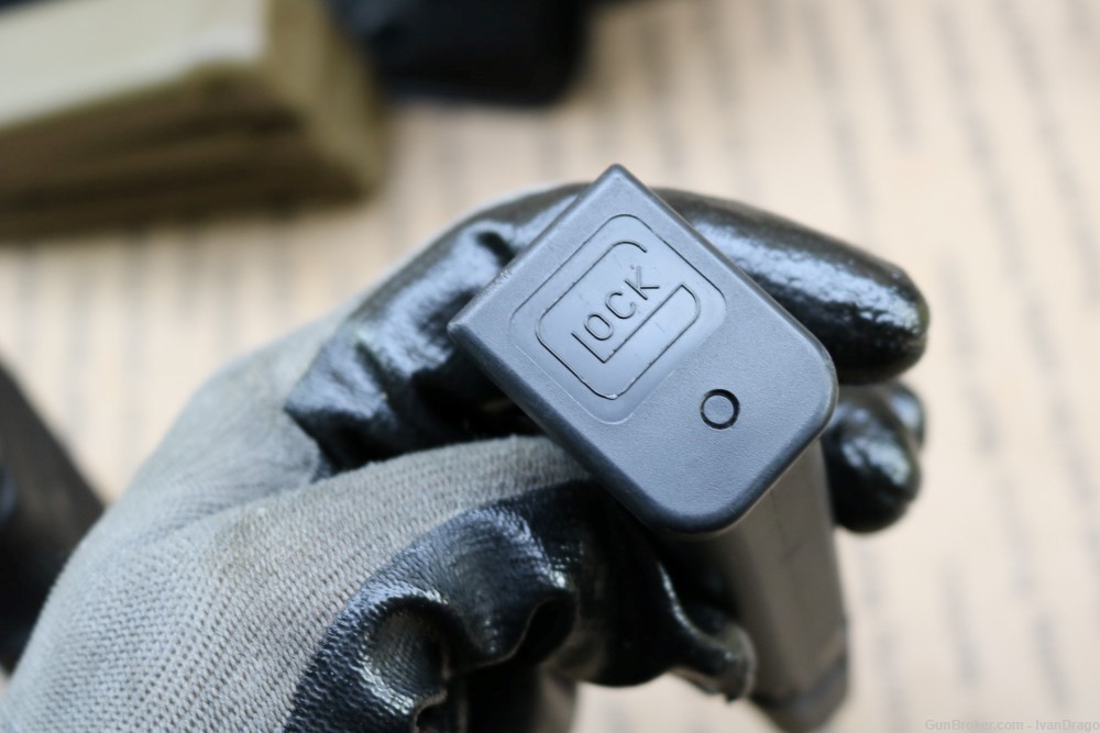 Glock 22 Delta Force Deployment Kit Surefire Light FDE Mags Drop Holster-img-6