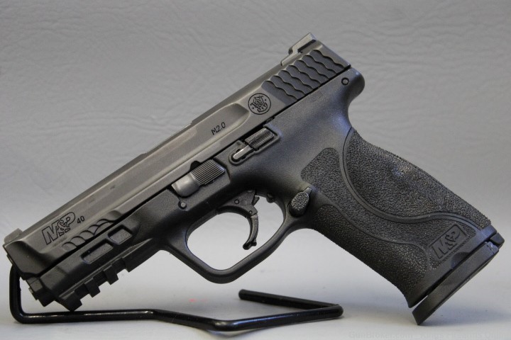 Smith & Wesson M&P40 M2.0 .40 S&W Item P-466-img-0