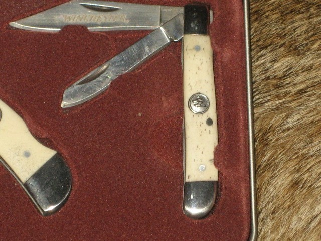 NEW SET OF WINCHESTER POCKET KNIVES IN TIN BONE !-img-2