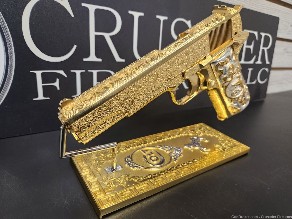  COLT 1911 38SUPER  GOLD PLATED & ENGRAVED MASTERPIECE White & Gold Grips-img-1