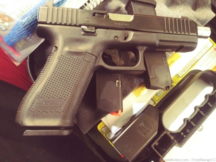 Glock 22 Gen 5 .40s&w and .357sig 3 mags, Lots of Upgrades-img-6