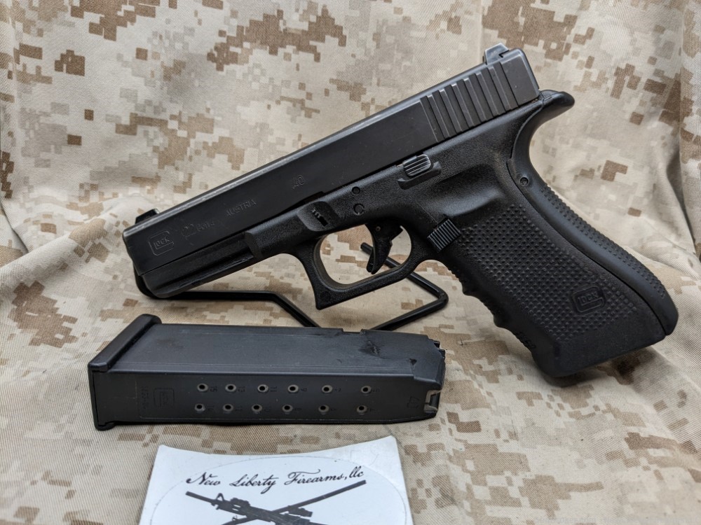 Glock 22 Gen 4 Pistol .40 S&W Police Trade In G22 Night Sights VG 1-15 Mag-img-2